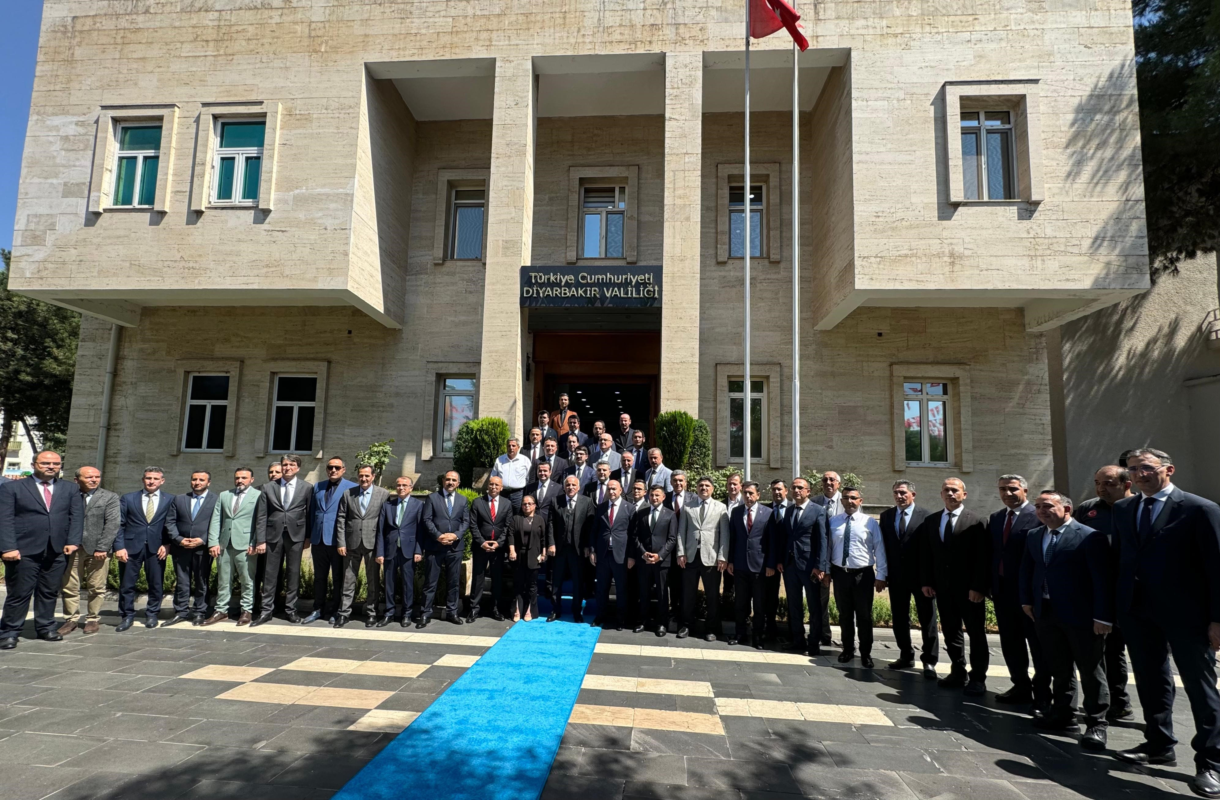 Göreve Başlayan Diyarbakır Valisi Zorluoğlu, projelerini sıraladı