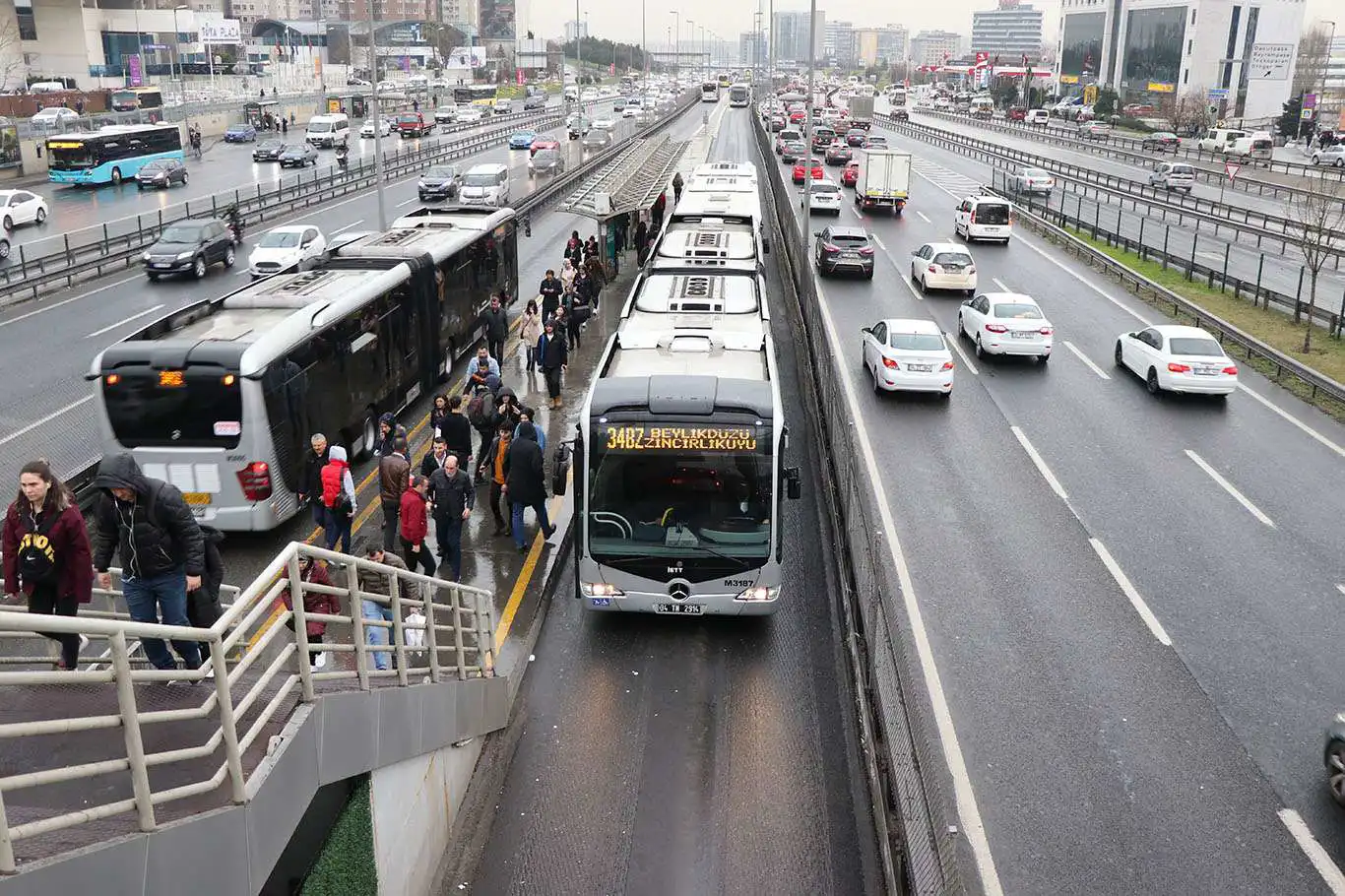 30 Ağustos'ta İstanbul'da kapalı olacak yollar ve alternatif güzergahlar