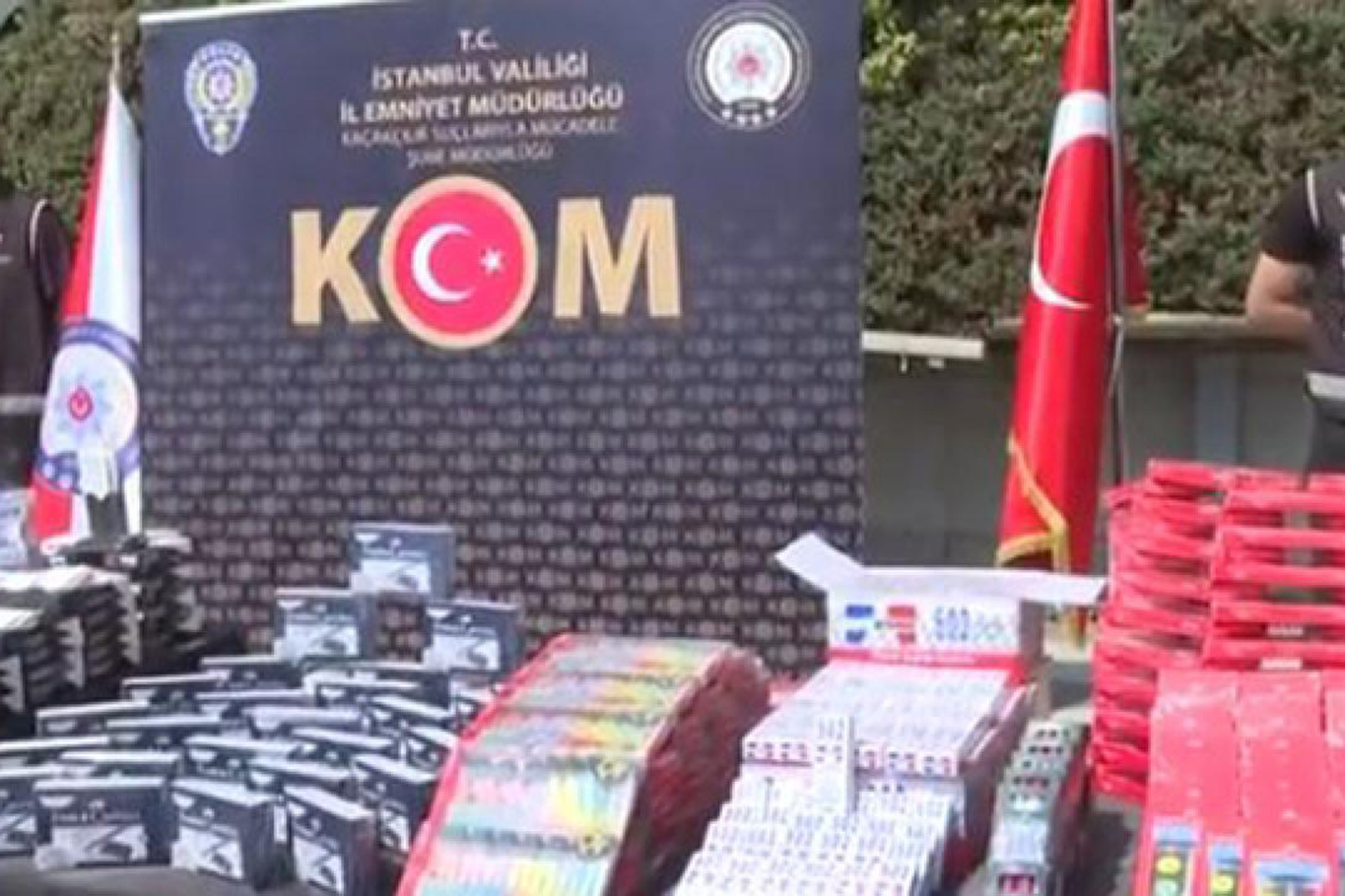 40 milyon değerinde kaçak kırtasiye malzemesi ele geçirildi