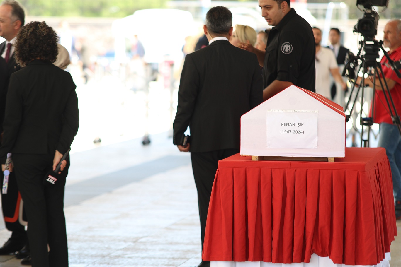 Kenan Işık Ankara'da Son Yolculuğuna Uğurlandı