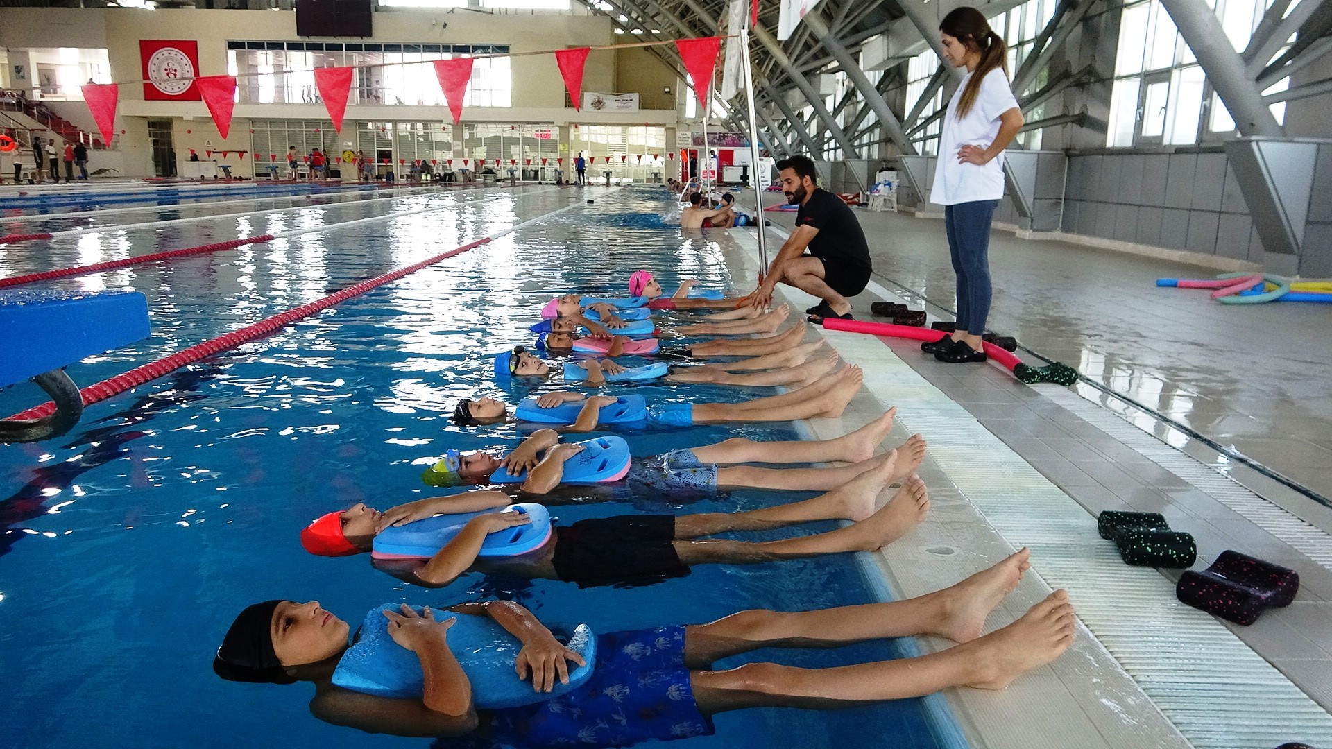 56 Bin Kişiye Yüzme Eğitimi