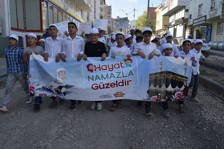 Dicle’de ‘Hayat Namazla Güzeldir’ Etkinliği