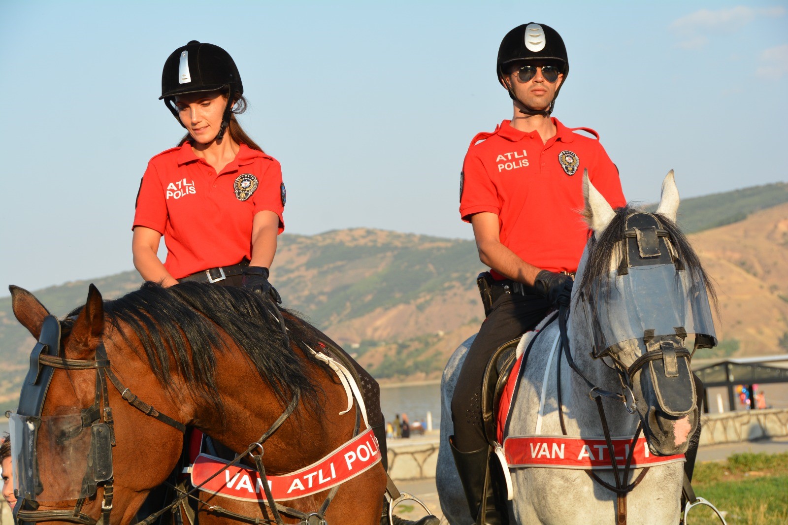 Atlı birlikler devriye attı