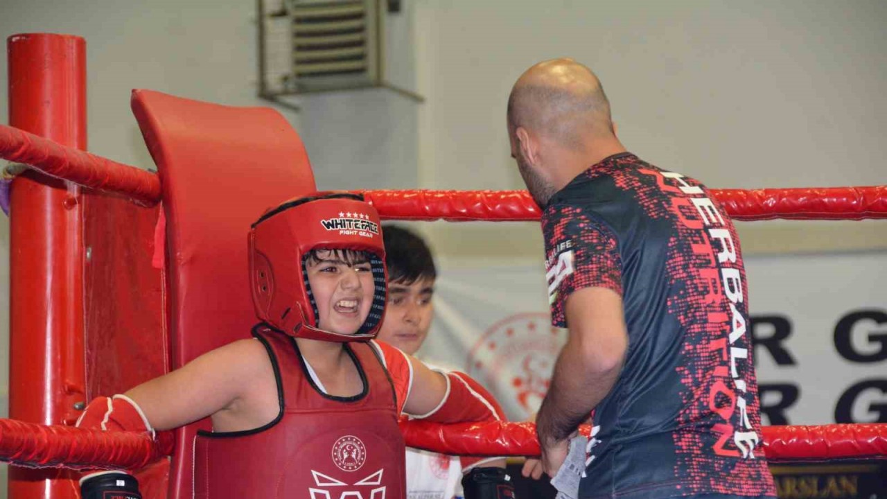 Minikler ve Yıldızlar Muaythai Türkiye Şampiyonası sona erdi