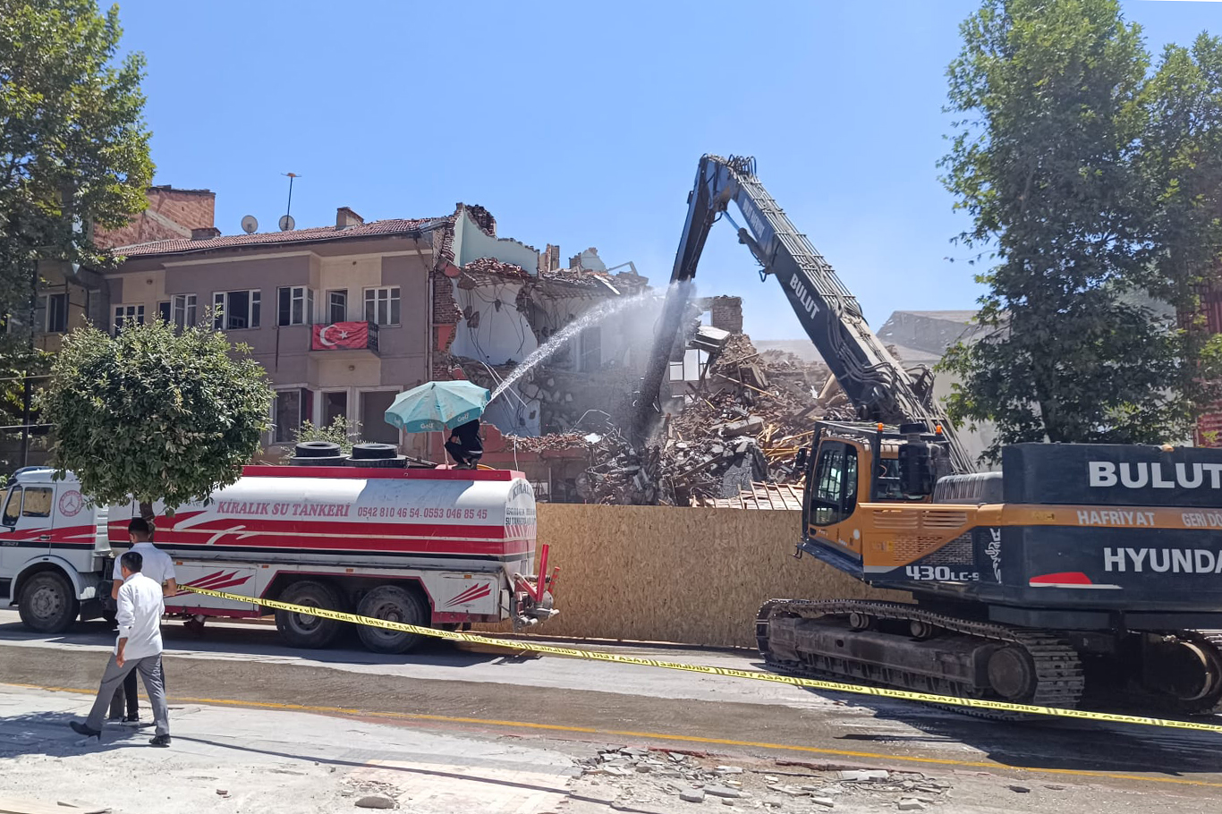 Deprem bölgesi Malatya'da yıkımlar sürüyor