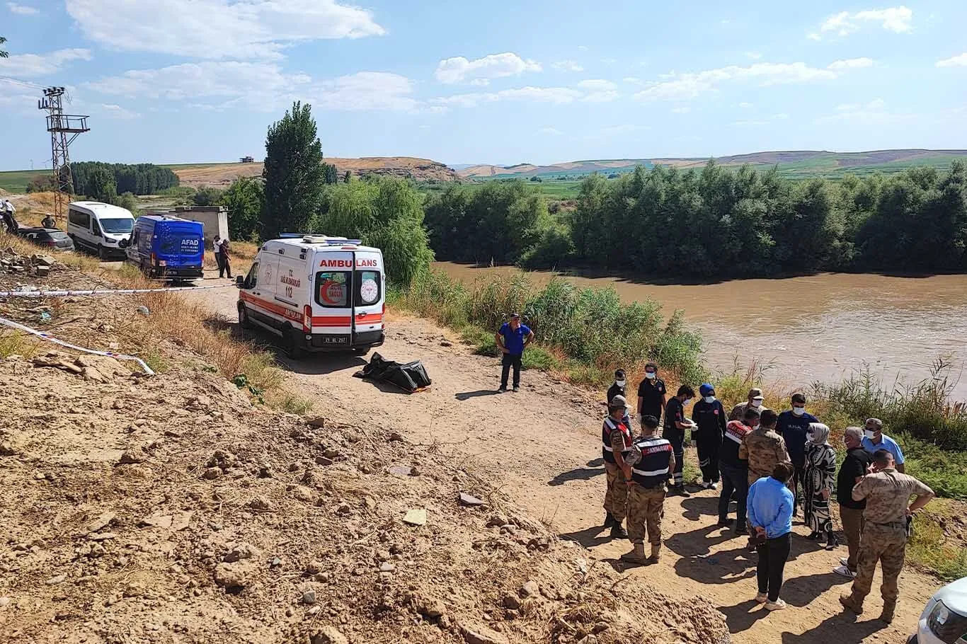 Diyarbakır'da 4 Gündür Kayıp Olan Gencin Cansız Bedeni Bulundu! (4)