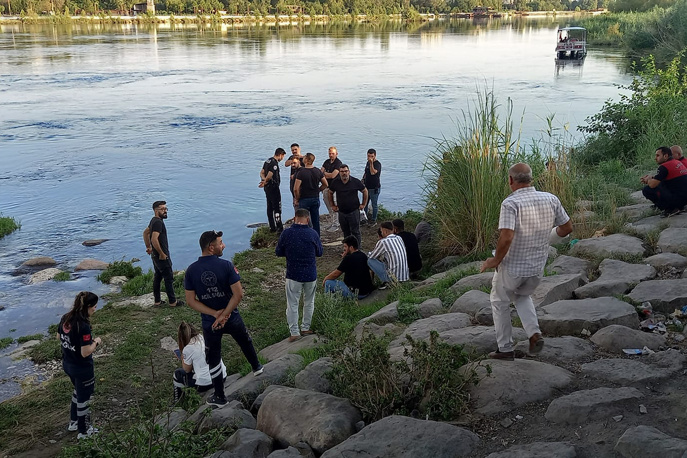 Fırat Nehri'ne giren genç boğularak hayatını kaybetti