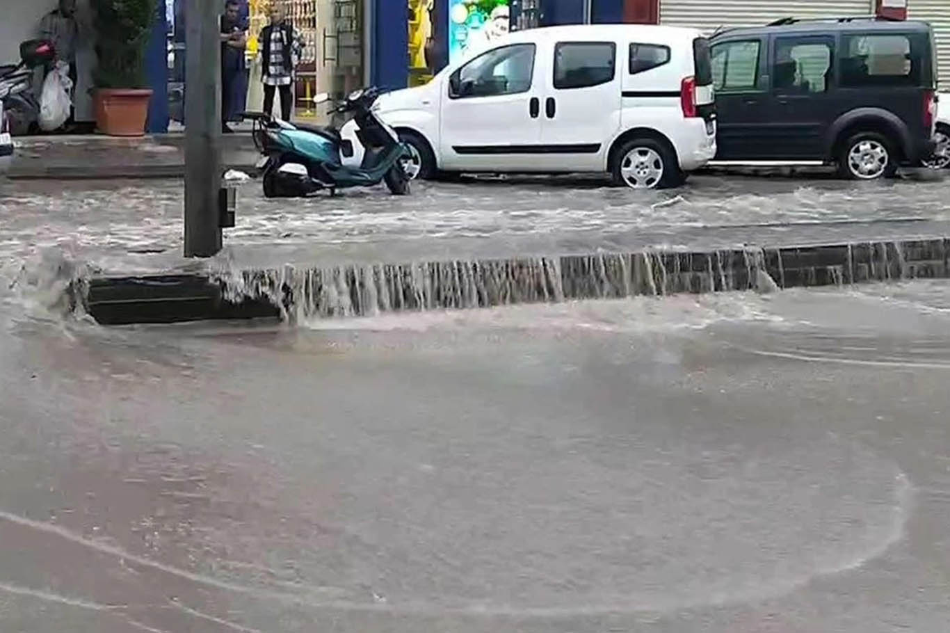 Meteorolojiden gök gürültülü sağanak uyarısı