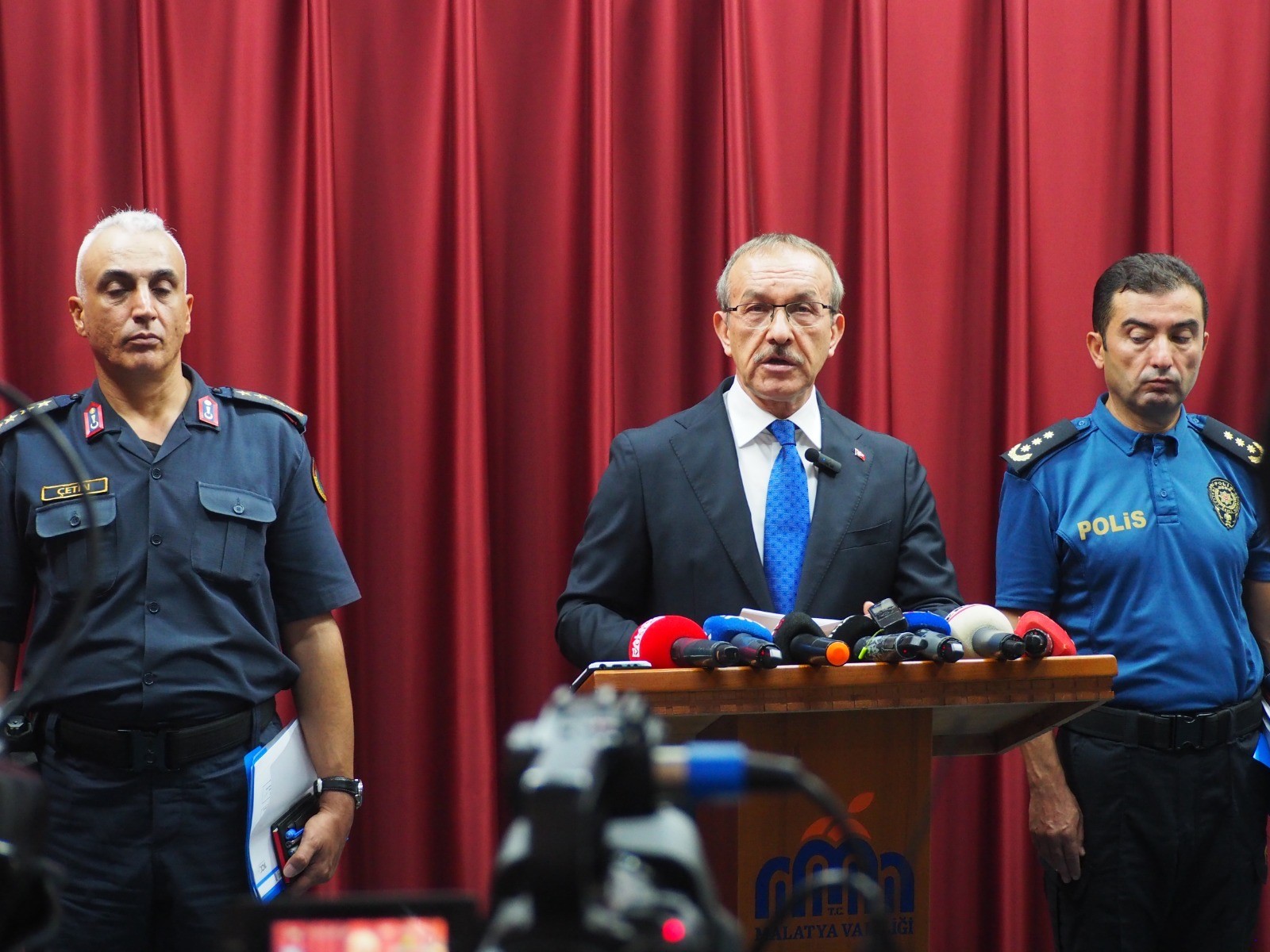 Vali Yavuz: "Kamu parasına kim elini uzatıyorsa elini kıracağız"