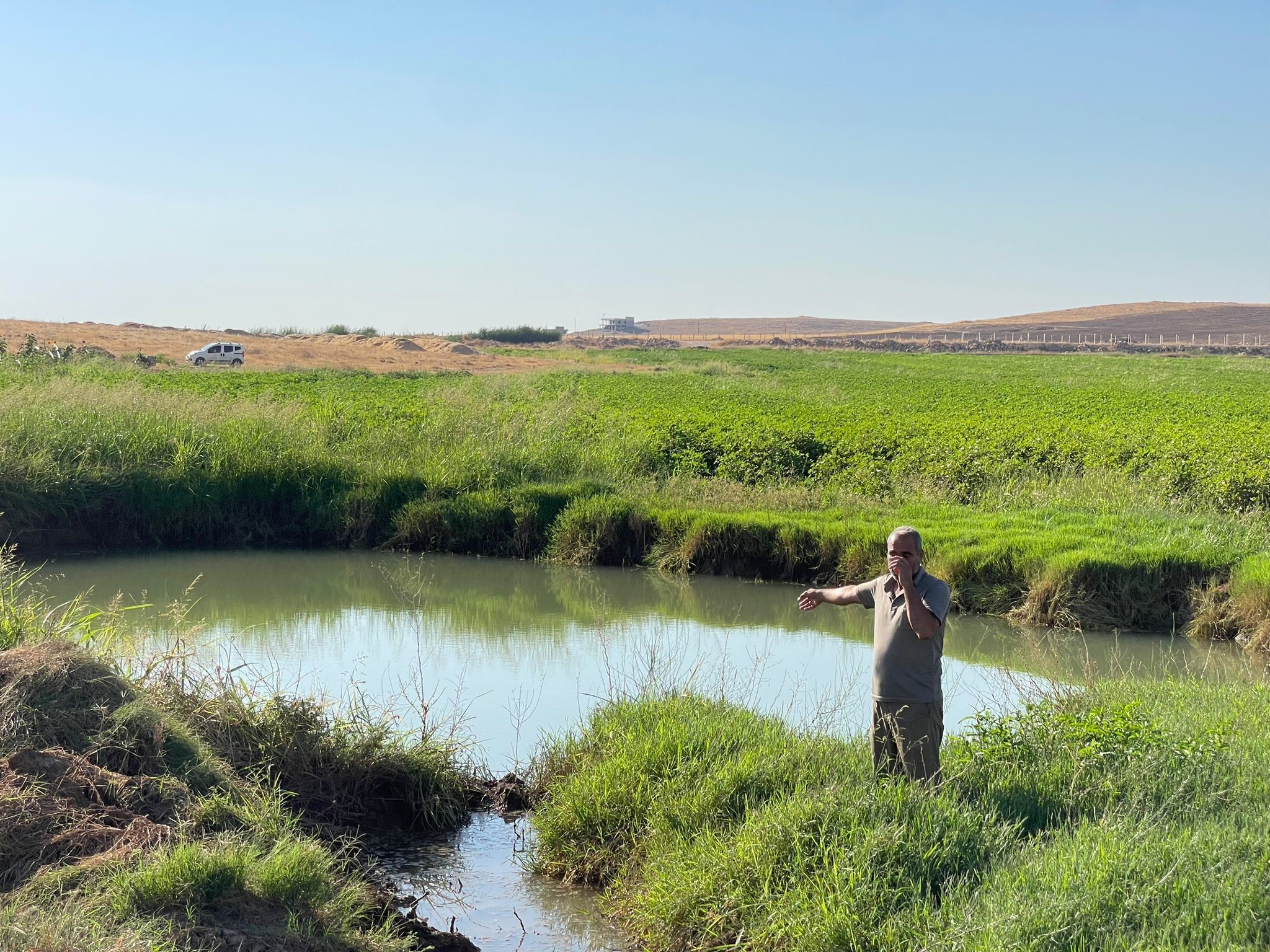 Harran Ovası'nda oluşan dev obruklar çiftçileri korkutuyor