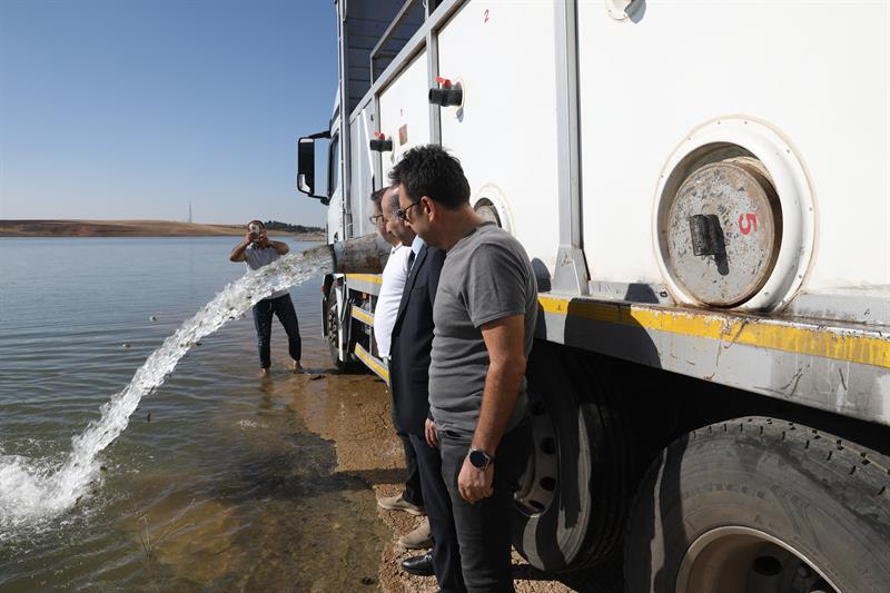 Diyarbakır’da 30 Su Kaynağına 2 Milyon Yavru Sazan Bırakıldı (3)