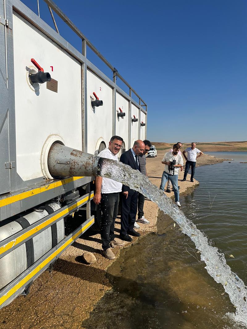 Diyarbakır’da 30 su kaynağına 2 milyon yavru sazan bırakıldı