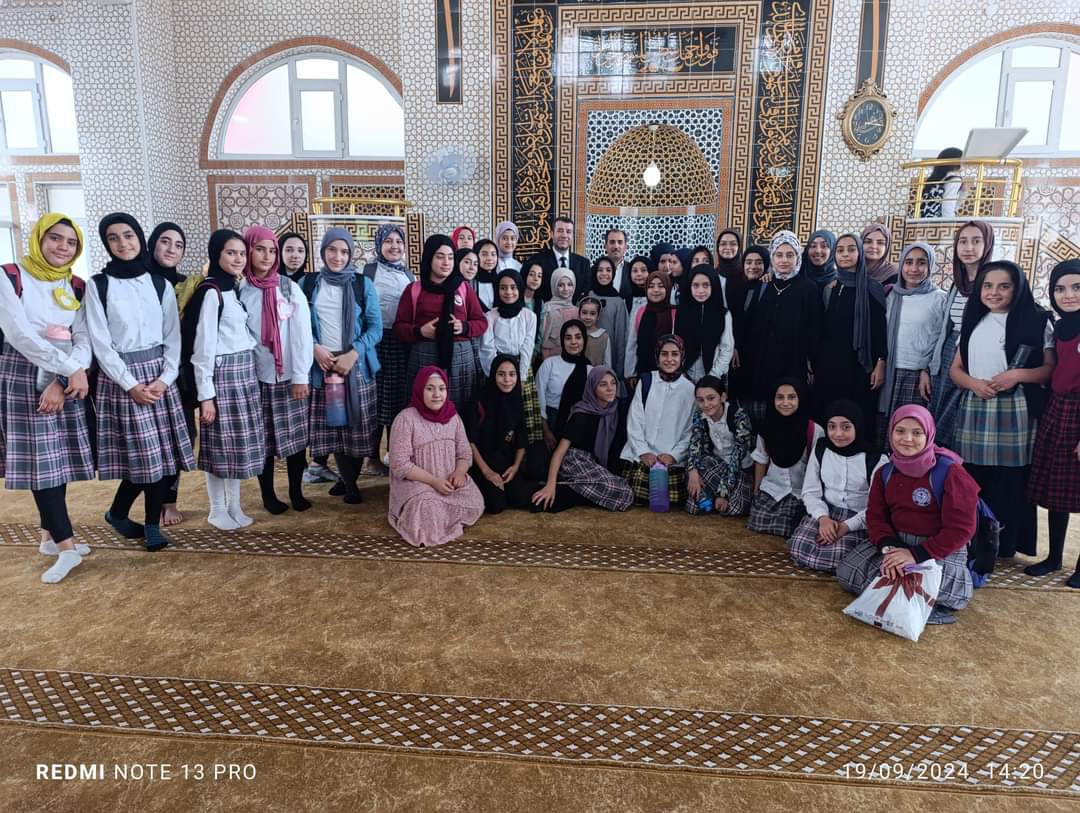 Fatma Zehra İmam Hatip Ortaokulu'ndan Coşkulu Mevlid I Nebi Programı (3)