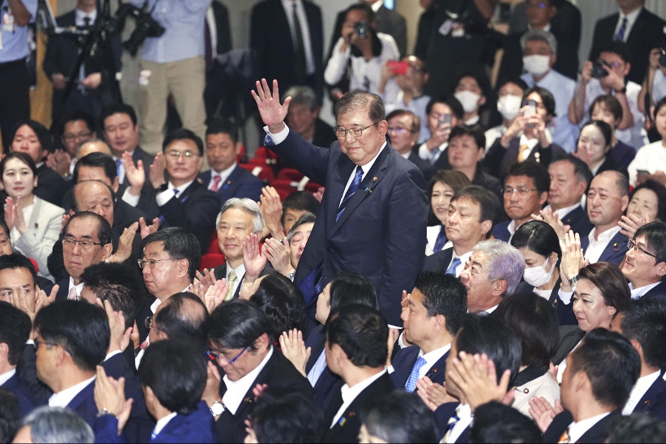 Japonya'da başbakanlığı kesinleşen Ishiba, erken seçimleri 27 Ekim'de yapmayı planlıyor