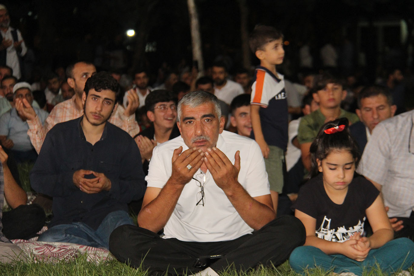 Mevlid-i Nebi etkinliğinde Diyarbakır'da katledilen Narin için Fatiha okundu