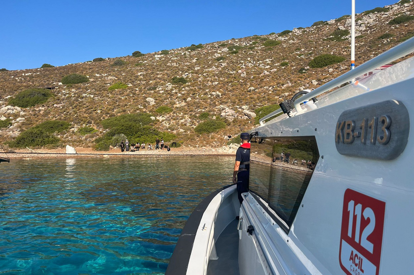 Muğla açıklarında 20 düzensiz göçmen yakalandı