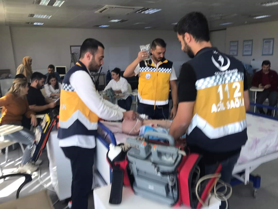 Elazığ'da ambulans servisi çalışanlarına eğitim