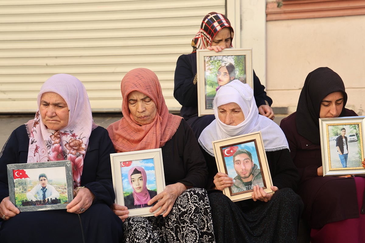 Diyarbakır Annelerinden Özel'e sert tepki: Acımızı görmezden geldi