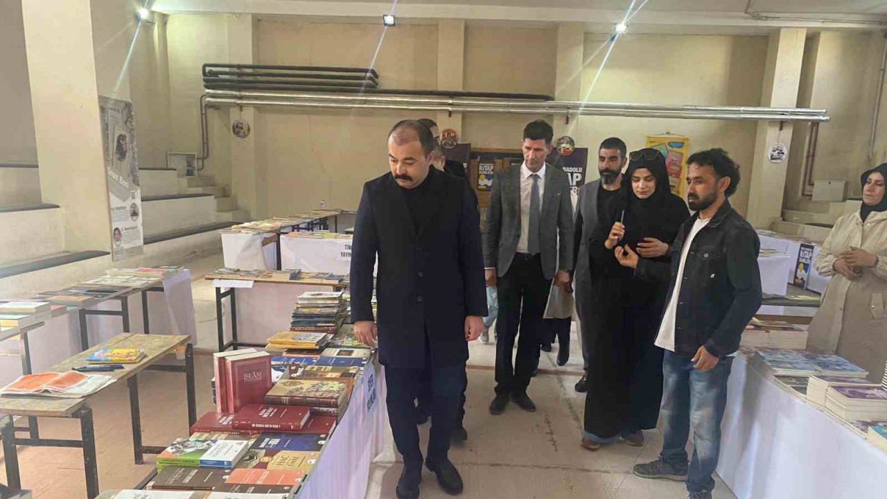 1’inci Kitap Günleri standının açılışına yoğun ilgi