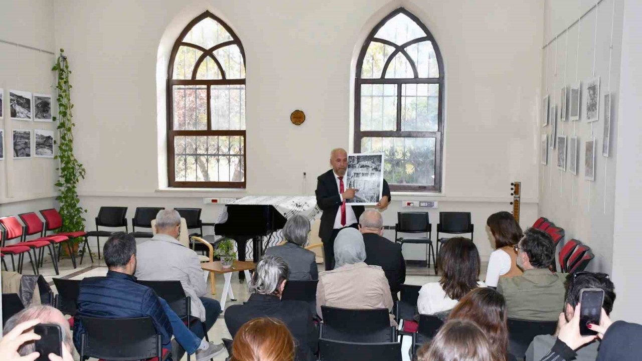 Çayönü Tepesi’nin "60 Yıl 60 An" fotoğraf sergisi yapıldı