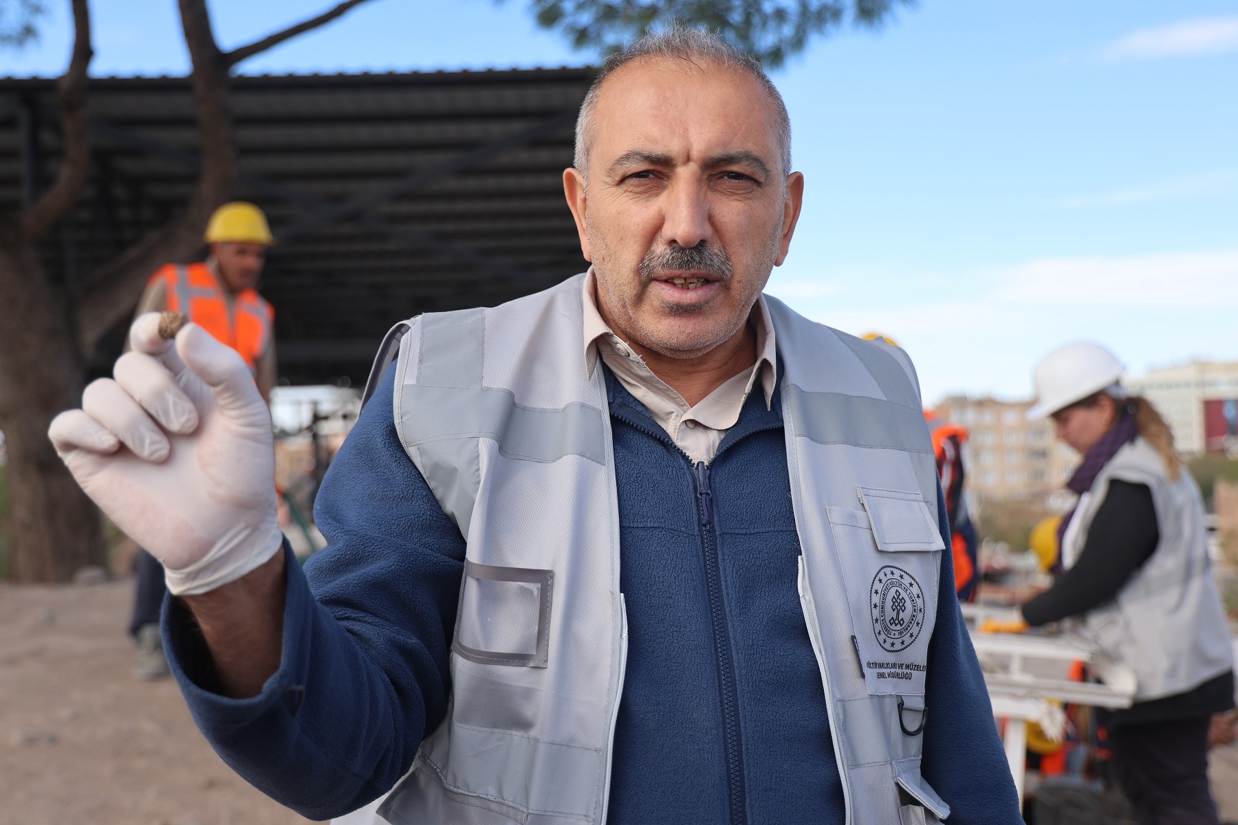 Diyarbakır'daki kazılarda tarihe ışık tutacak mühür bulundu