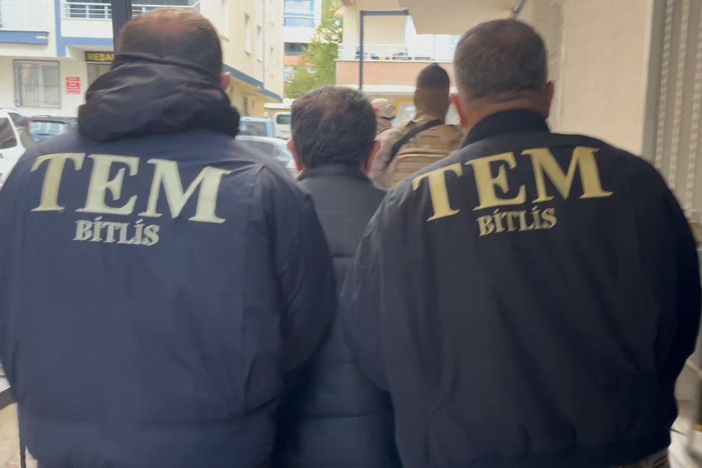 Bitlis merkezli operasyon: 11 gözaltı