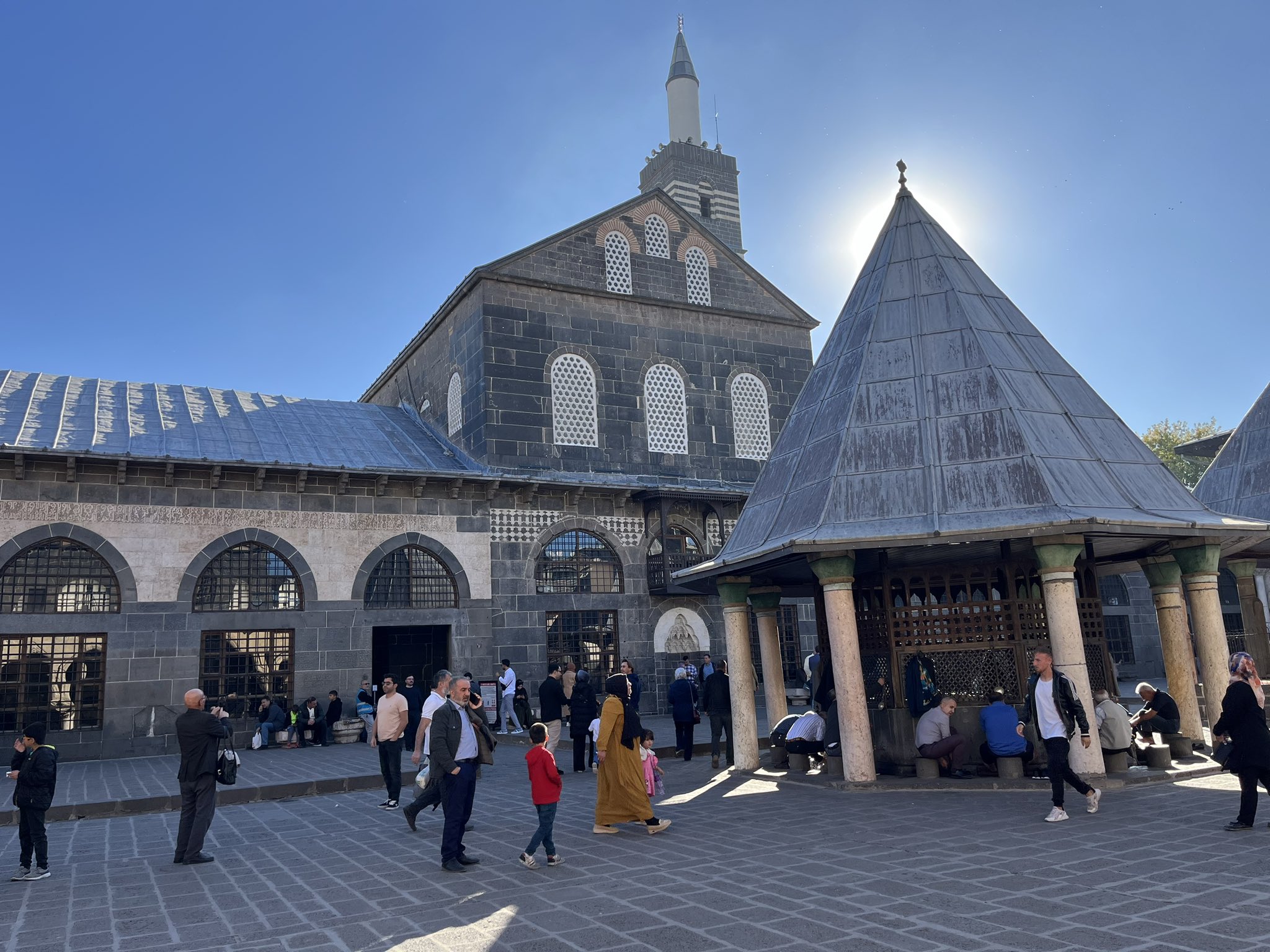 Cumhuriyet Bayramı Coşkusu Diyarbakır’da Tarihi Mekanlara taşındı