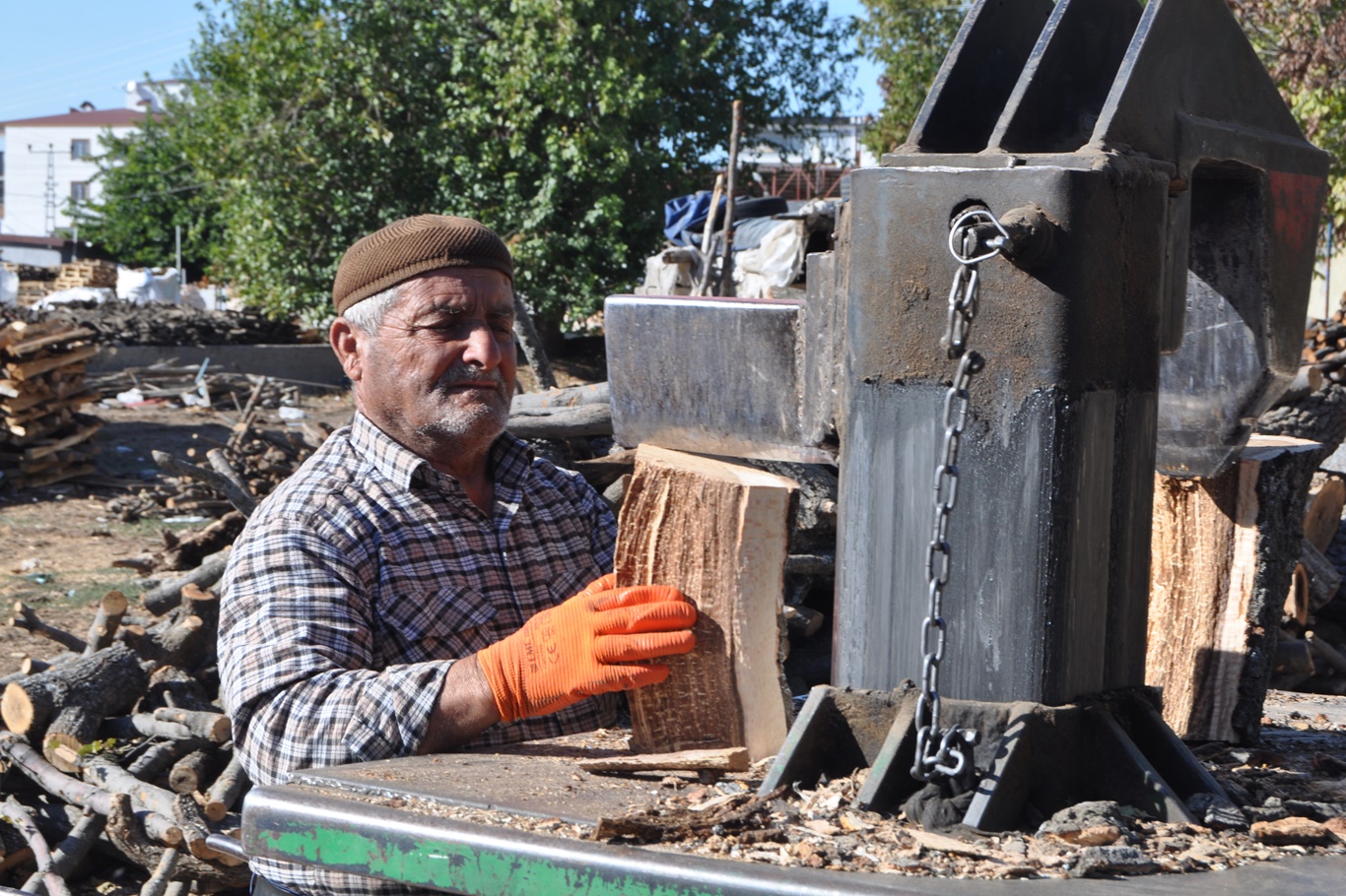 Doğal gaz kullanımının artması odun satışlarını düşürdü