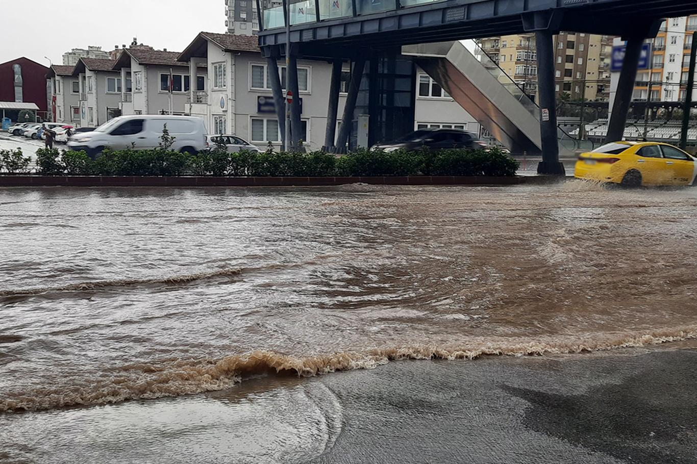 Meteorolojiden 12 kente yağış uyarısı