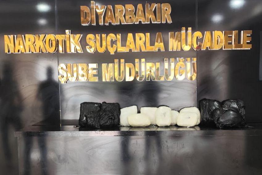 Diyarbakır Havalimanına Operasyon