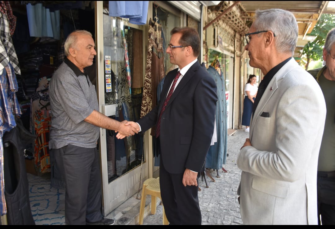 Diyarbakırlı kaymakam Salihli ilçesinin gönlünü fethetti