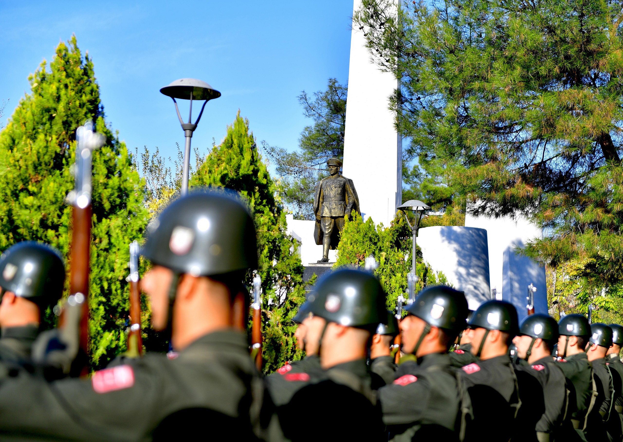 Diyarbakır'da 09:05'te hayat durdu