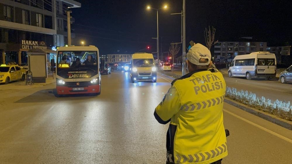 1 ayda 2 bin 820 araç sürücüsüne cezai işlem uygulandı