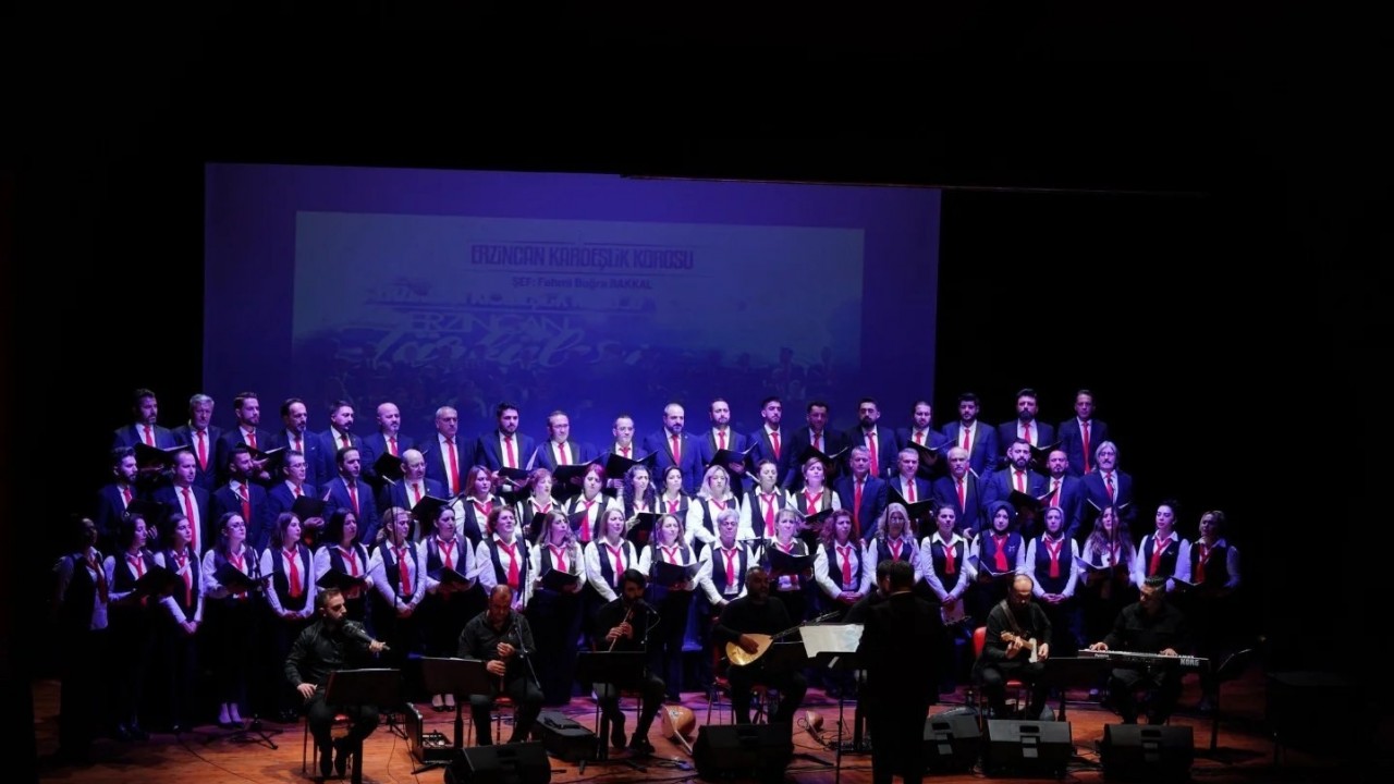 Erzincan Kardeşlik Korosu, ilk il dışı konserini İstanbul’da verdi