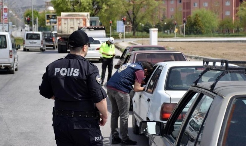 "Huzur Erzincan 24" uygulamasında 266 şahıs ve 107 araç incelendi