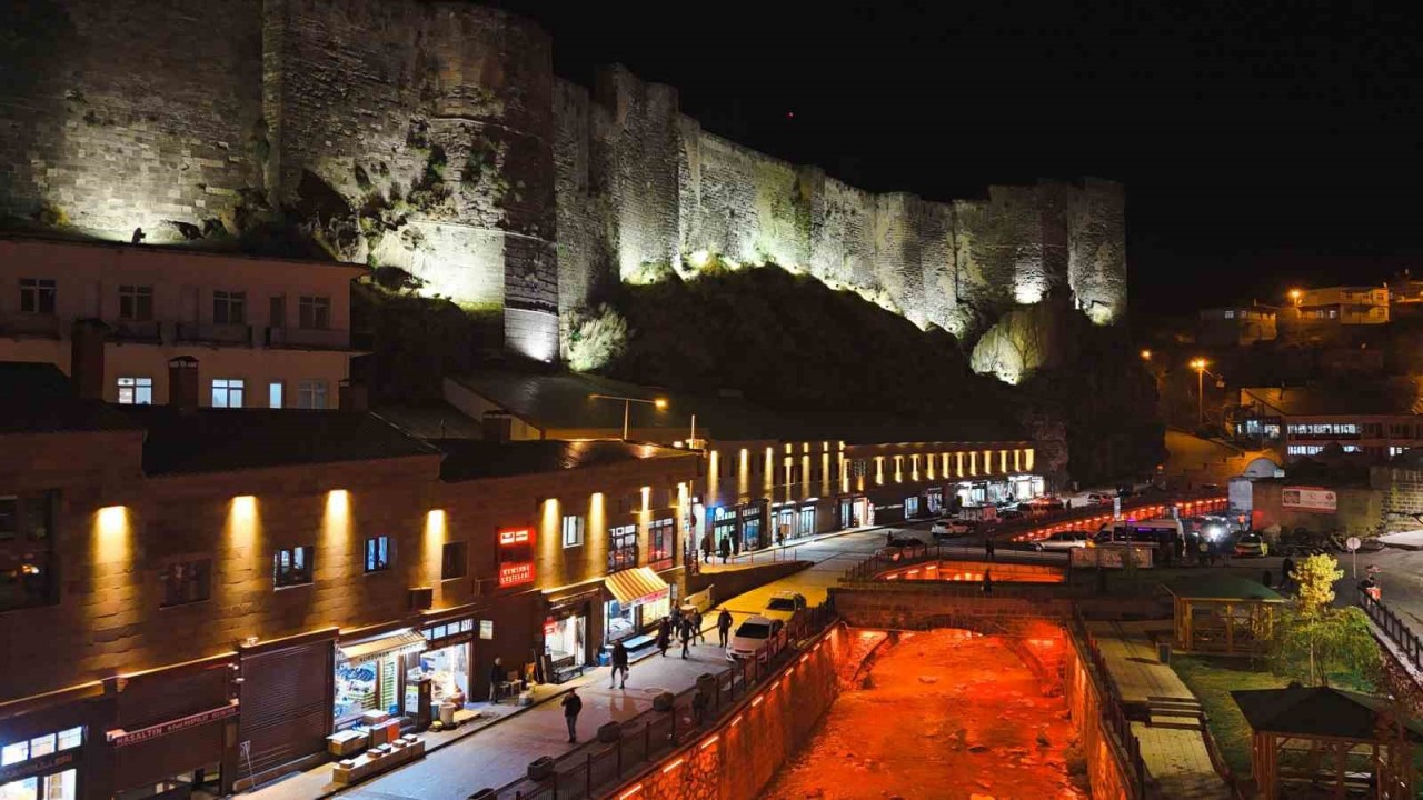 Bitlis’te gece güzelliği bir başka oldu