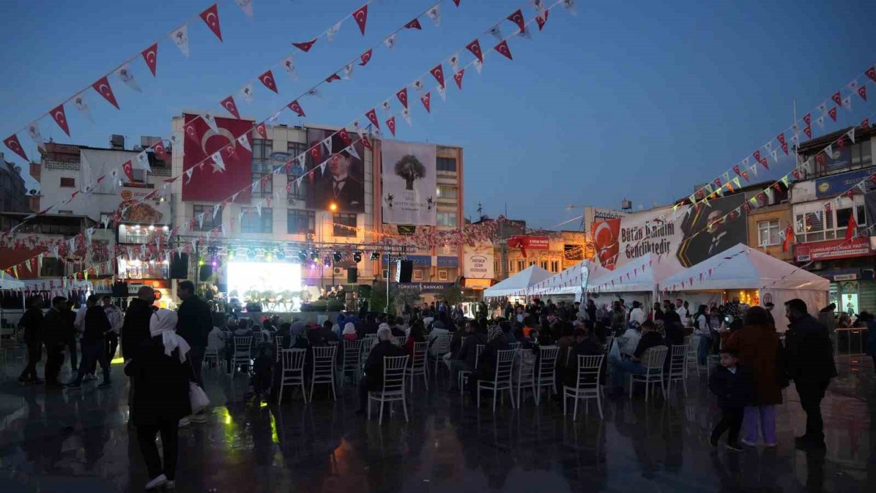 Kilis’te Zeytin Festivali’ndeki konsere yoğun ilgi