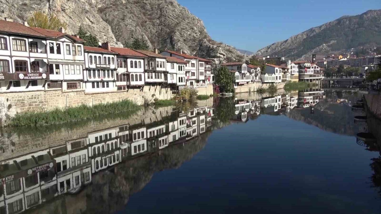 Tablo gibi şehir fotoğraf tutkunlarının ilgisini çekiyor