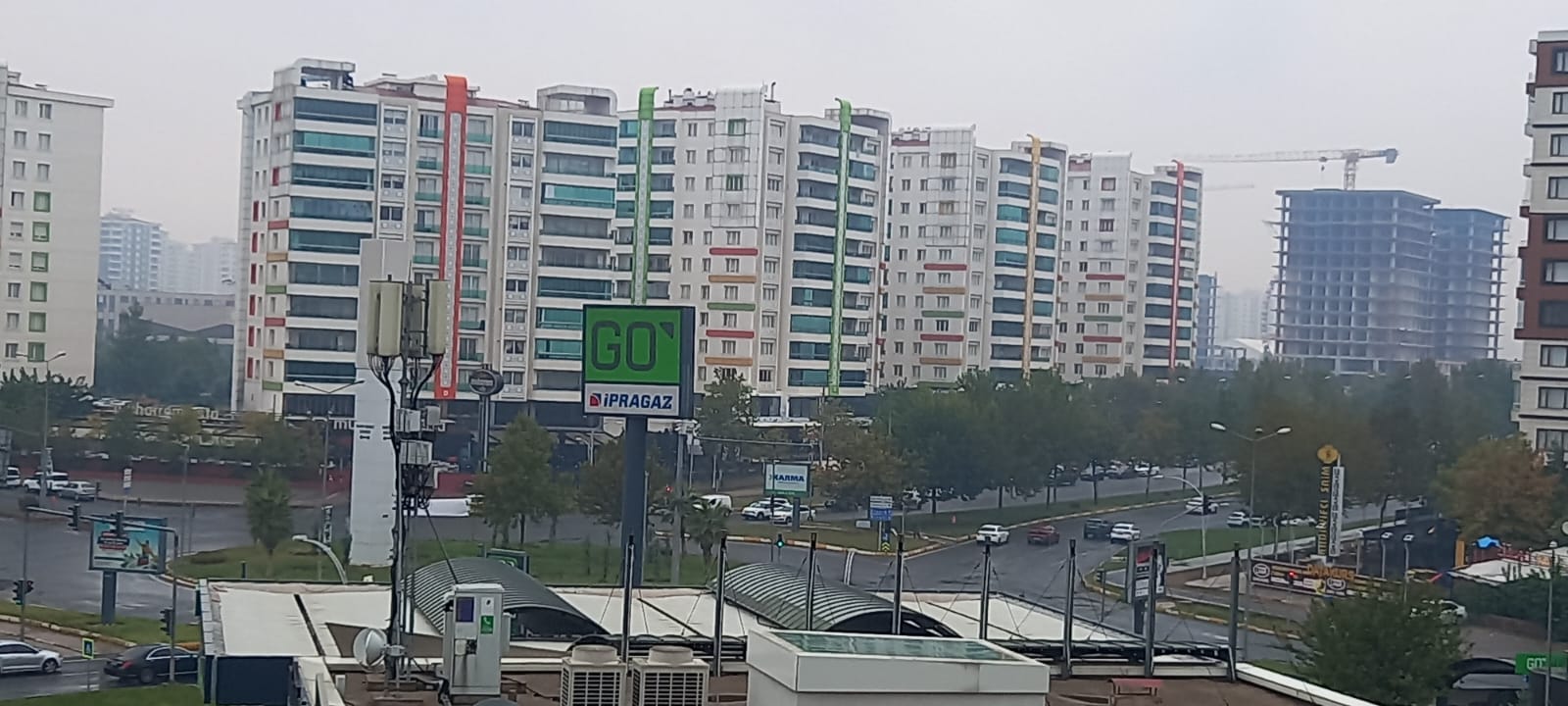 Diyarbakırlılar güne yağmurla uyandı