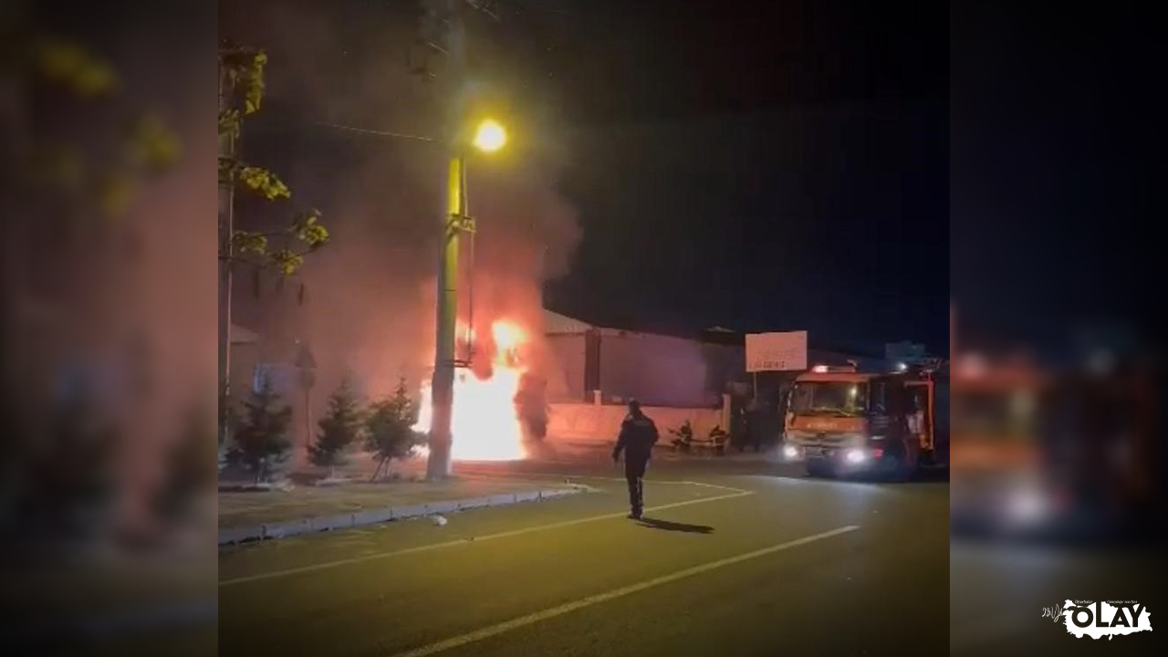 Diyarbakır'da park halindeki kamyon kundaklandı!