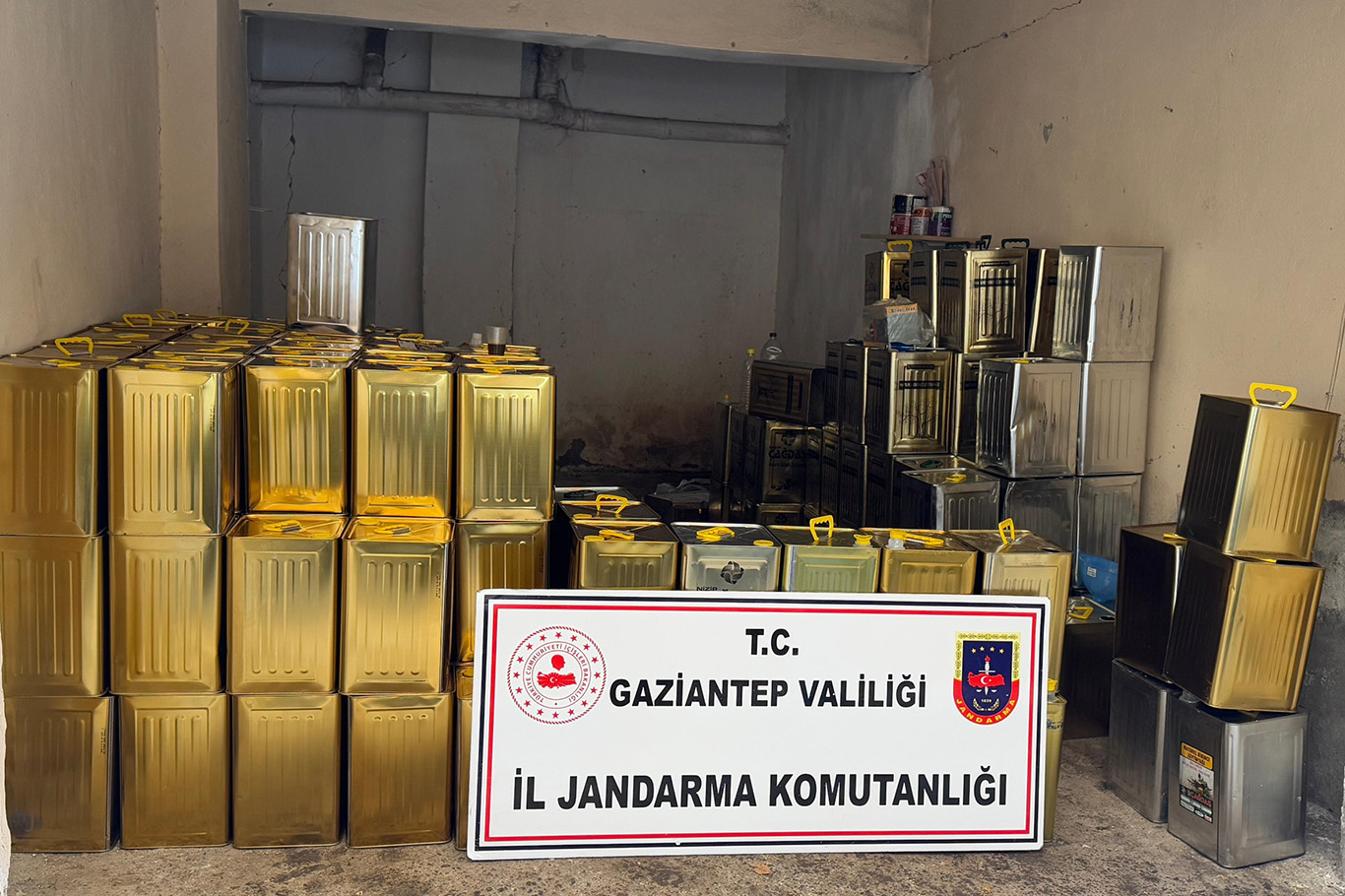 Gaziantep'te yaklaşık 4 bin litre sahte zeytinyağı ele geçirildi