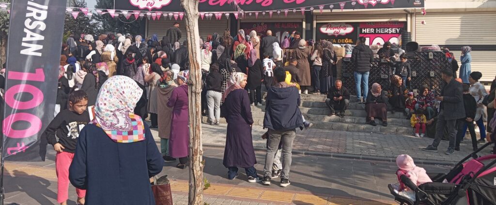 Diyarbakır’da indirim duyan koştu