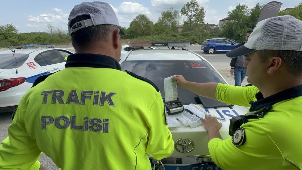 83 araç trafikten men edildi 23 sürücüye alkolden işlem yapıldı