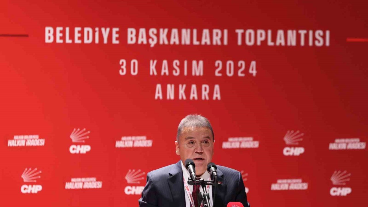 Başkan Böcek, CHP’li Belediye Başkanları Çalıştayı’na katıldı