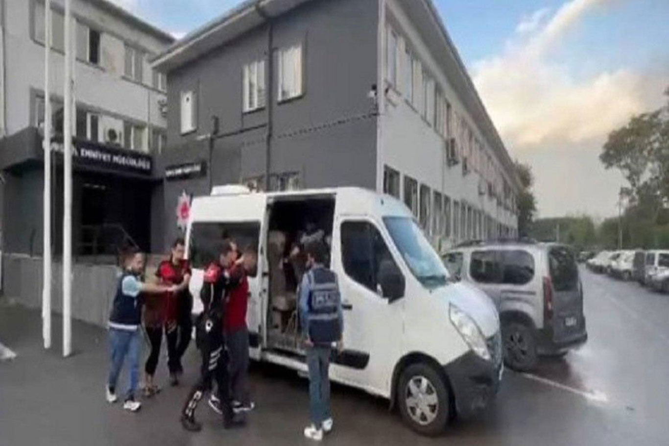 Bursa'da çete operasyonunda yakalanan 6 kişi tutuklandı