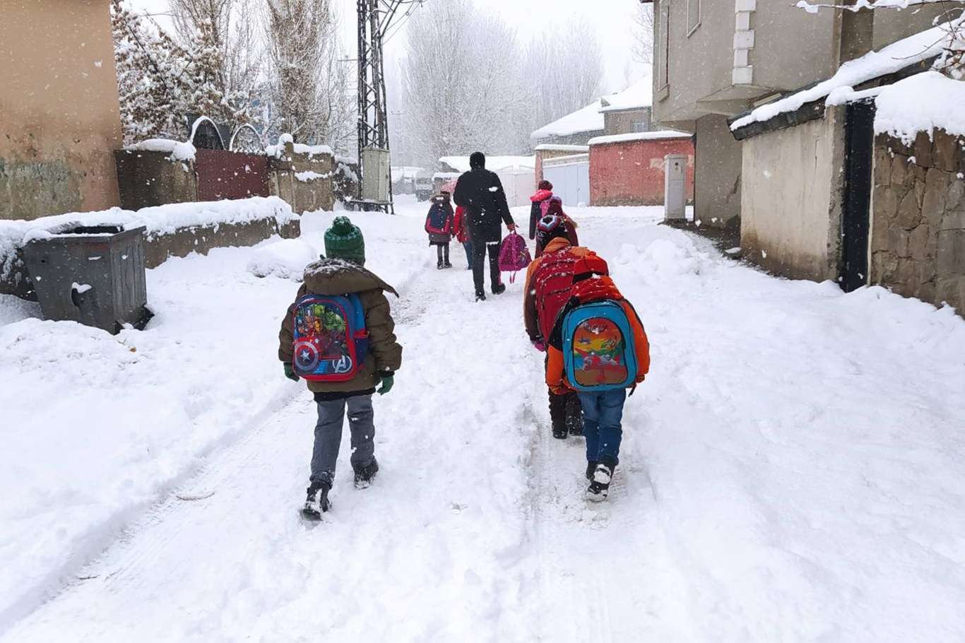 Diyarbakır'ın iki ilçesinde eğitime kar engeli