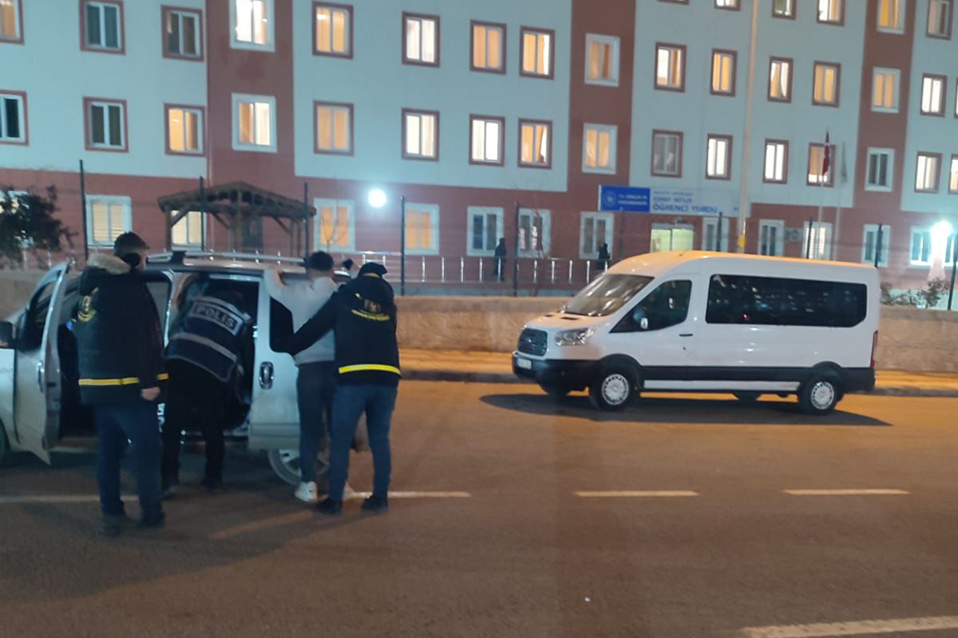 Malatya'da okul ve yurt çevrelerinde denetimler devam ediyor