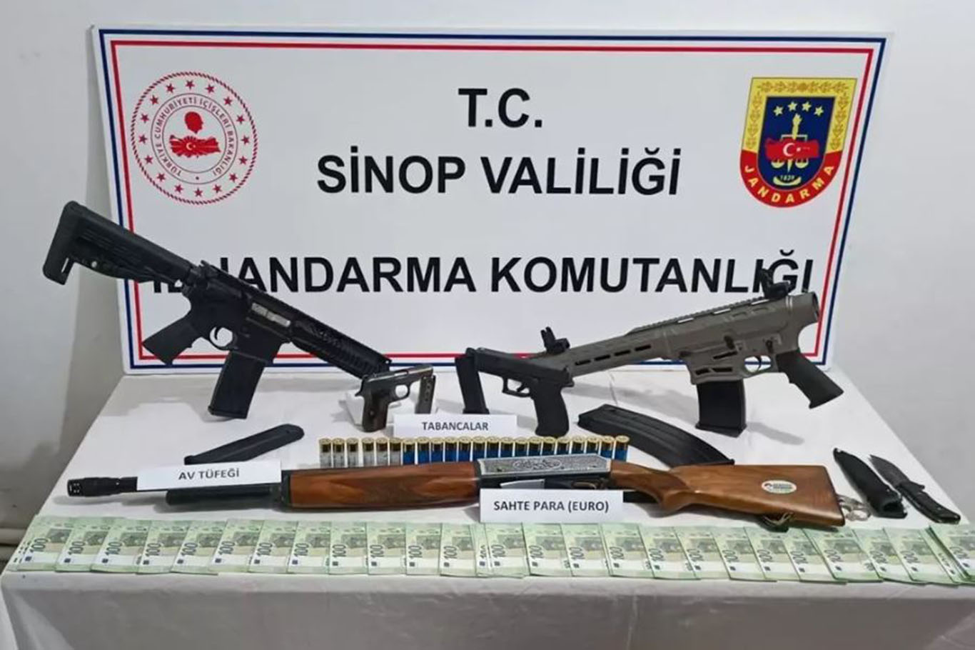 Sinop'ta narkotik madde ve sahte döviz operasyonu: 4 gözaltı