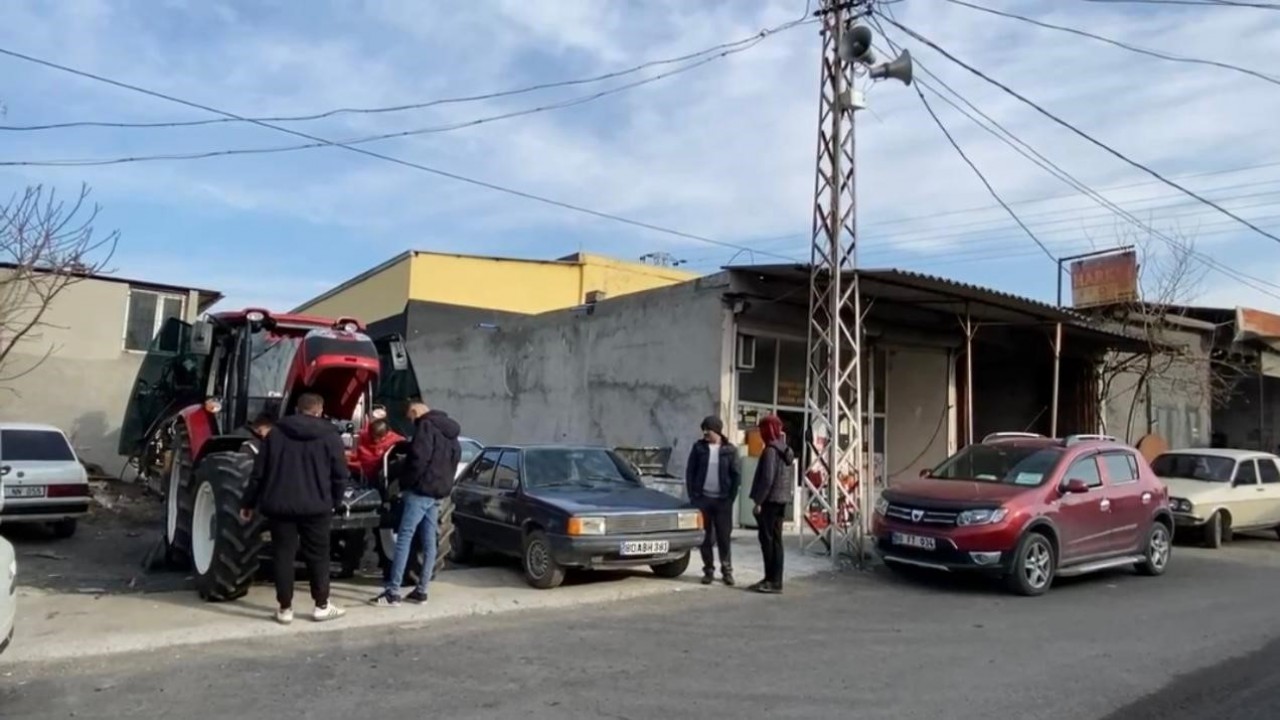 Osmaniye Ferdi Tayfur’a belediye hoparlörlerinden şarkısını çalarak veda etti