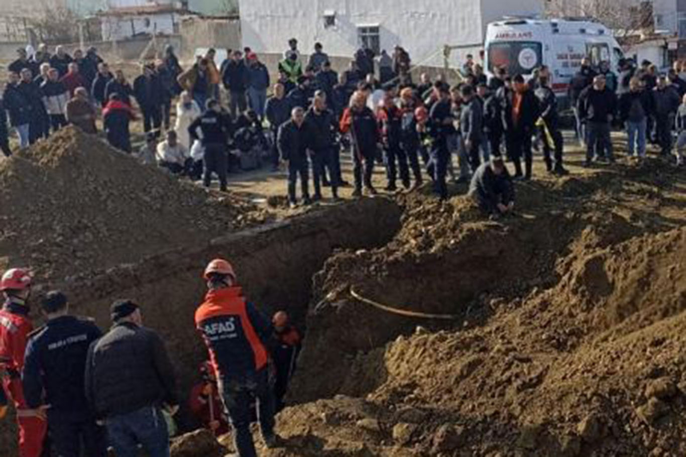 Ankara'da inşaatta göçük oldu: Ölü ve yaralılar var